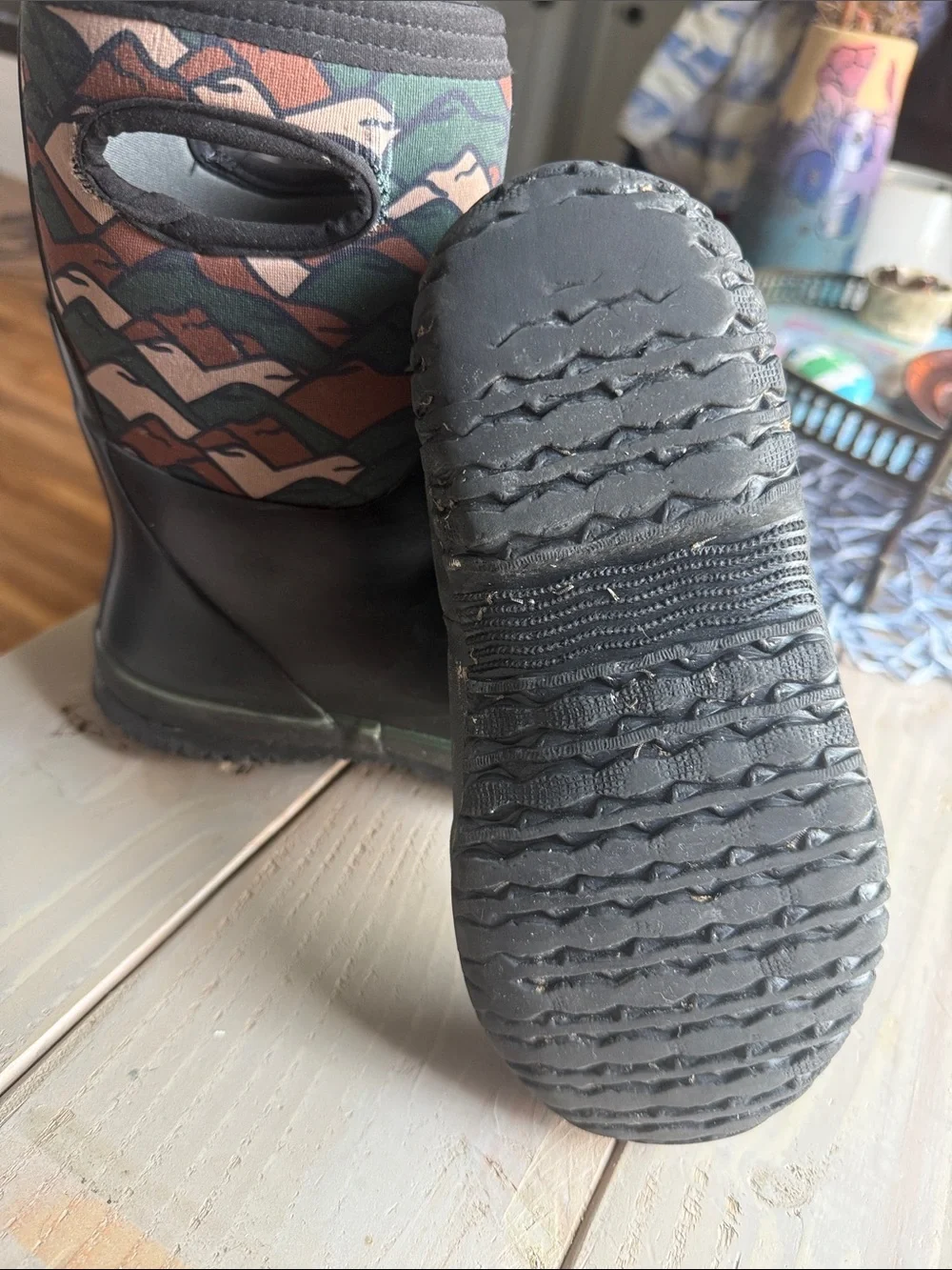 Bogs Kids Black Rubber Boots with Green & Brown Camo Upper